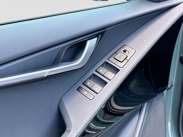 new 2025 Kia Niro car, priced at $28,695