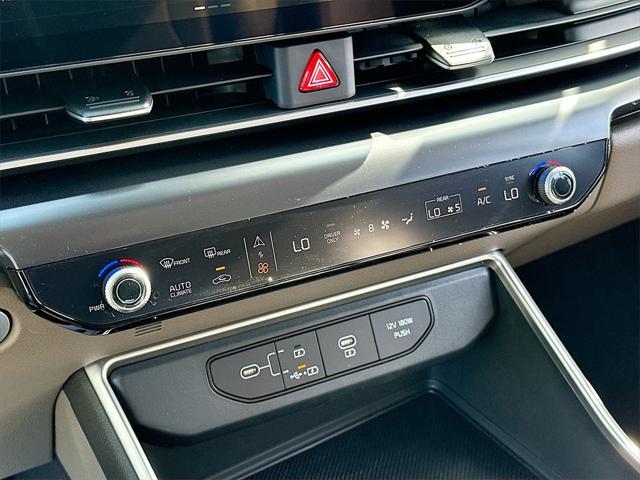 new 2025 Kia Carnival Hybrid car, priced at $39,993