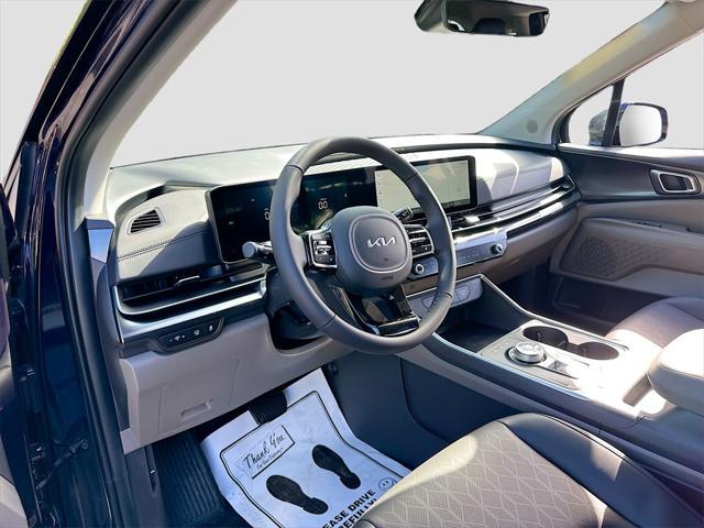 new 2025 Kia Carnival Hybrid car, priced at $39,993