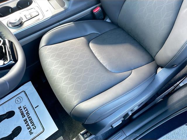 new 2025 Kia Carnival Hybrid car, priced at $39,993