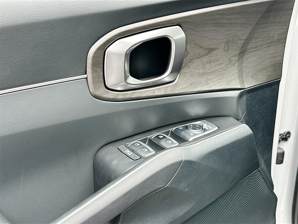 new 2025 Kia Sorento car, priced at $36,831