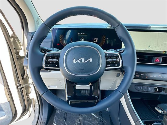 new 2025 Kia Carnival car, priced at $40,386