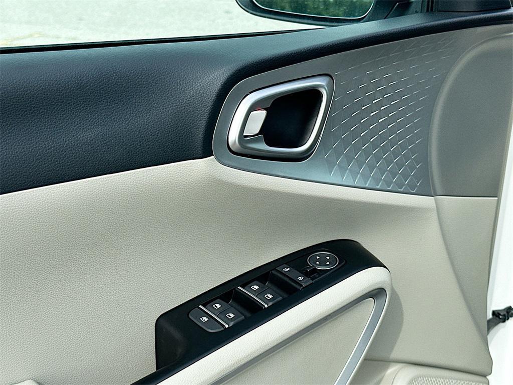 new 2025 Kia Soul car, priced at $19,684