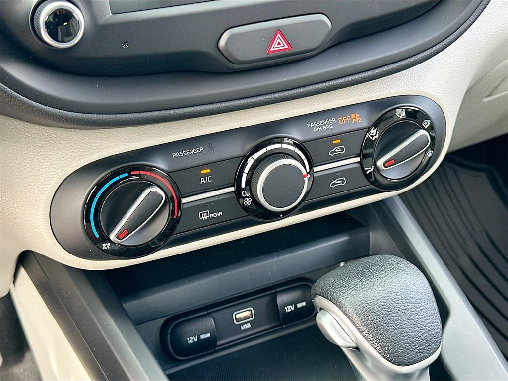 new 2025 Kia Soul car, priced at $19,684