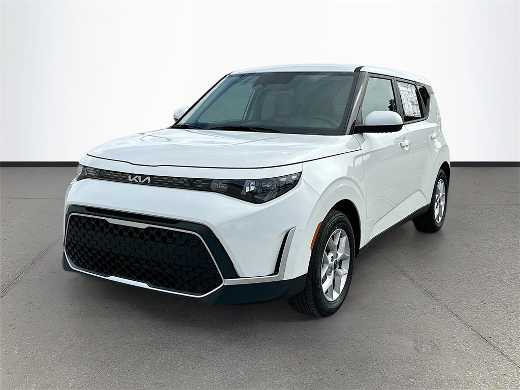 new 2025 Kia Soul car, priced at $19,684