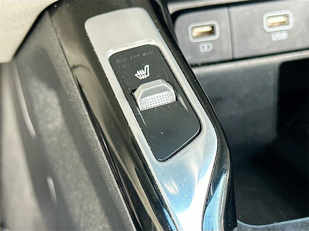 used 2021 Kia Sorento car, priced at $22,991
