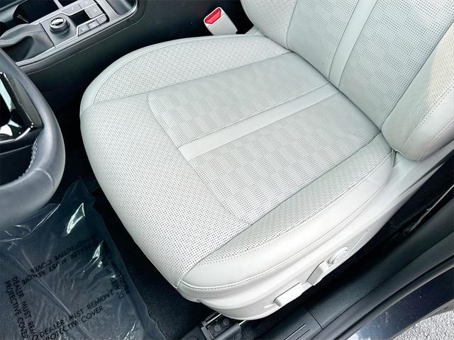 used 2024 Kia Sorento car, priced at $30,991