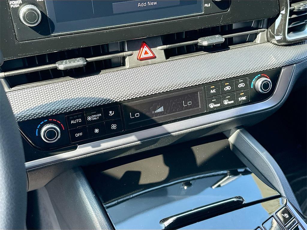 new 2025 Kia Sportage Hybrid car, priced at $27,802