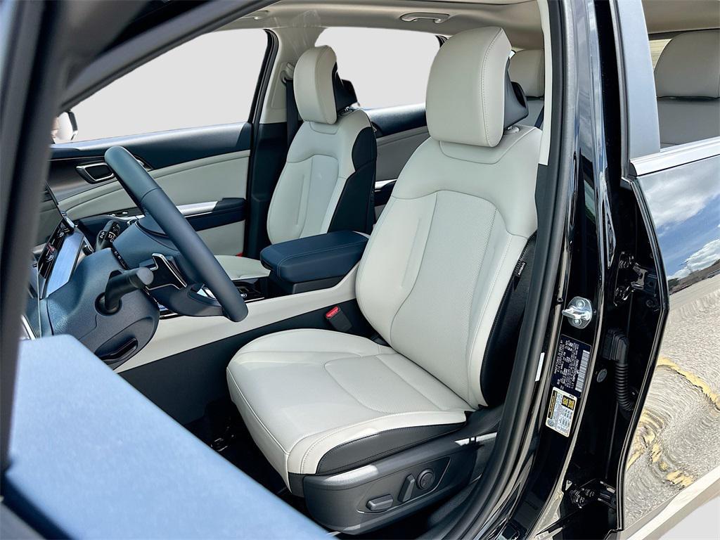 new 2025 Kia Sportage Hybrid car, priced at $31,776