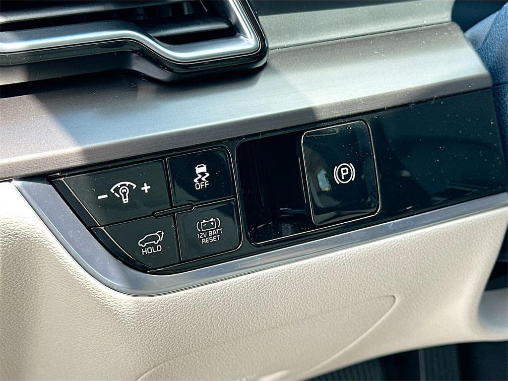 new 2025 Kia Sportage Hybrid car, priced at $31,776