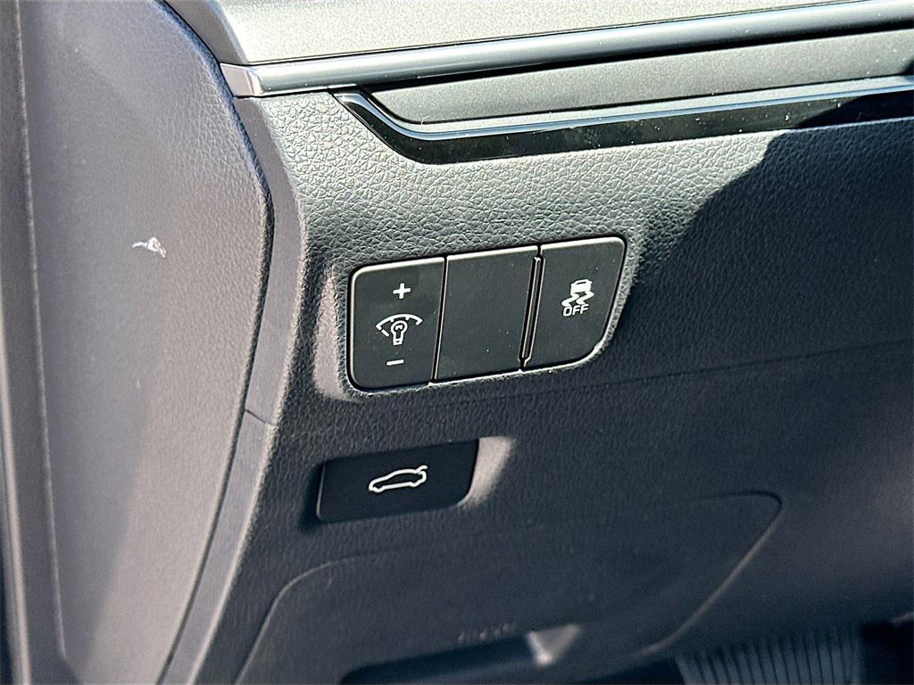 new 2025 Kia K5 car, priced at $26,646