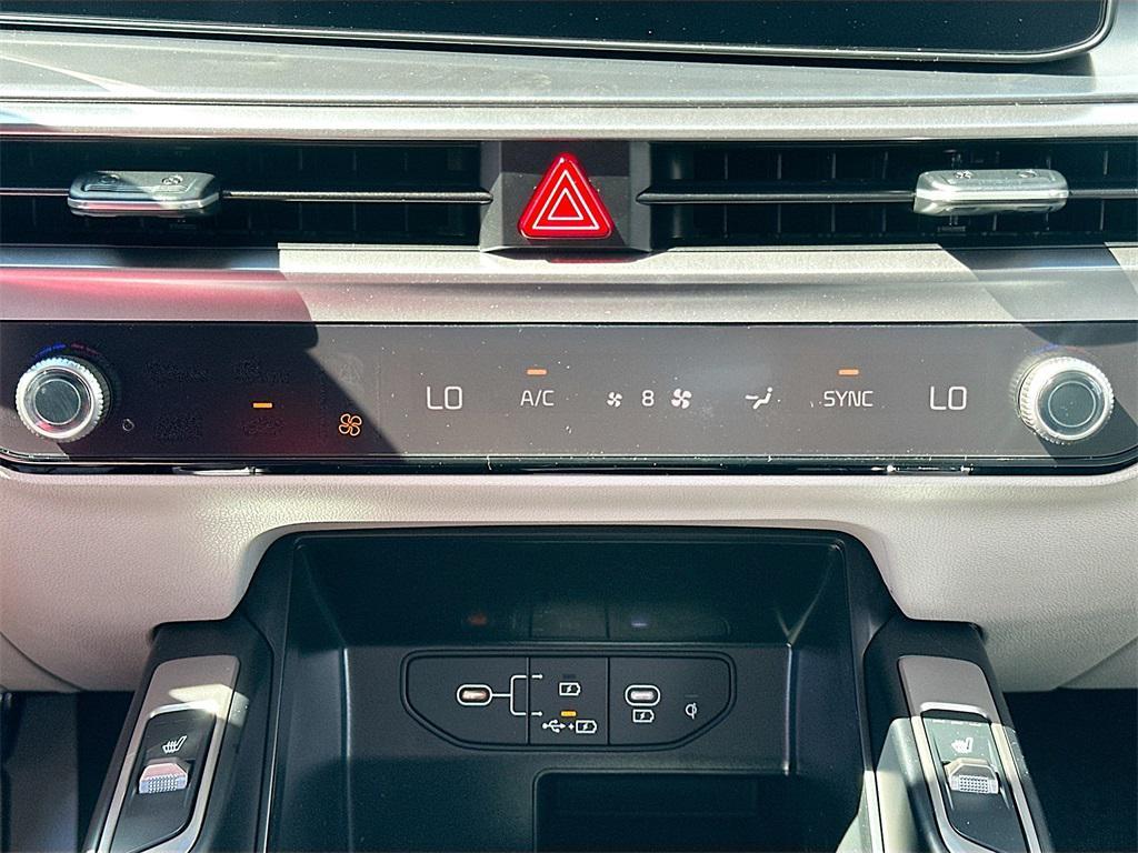 new 2026 Kia Sorento car, priced at $33,529