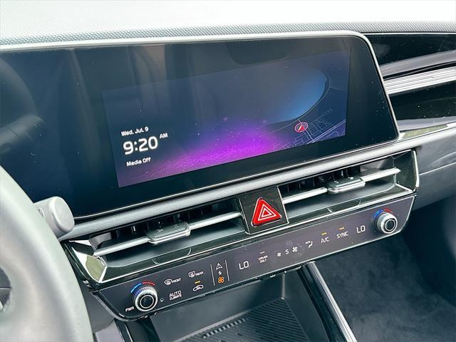 new 2025 Kia Niro car, priced at $30,196