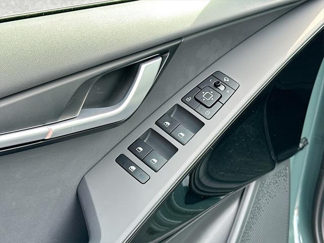 new 2025 Kia Niro car, priced at $30,196