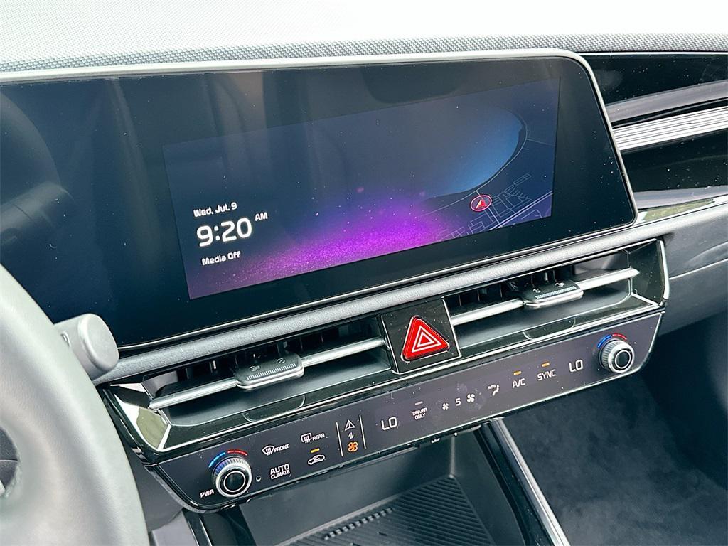 new 2025 Kia Niro car, priced at $29,018