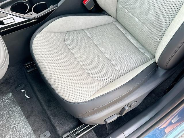 new 2025 Kia Niro car, priced at $30,703