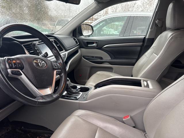 used 2019 Toyota Highlander Hybrid car, priced at $30,593