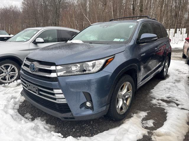 used 2019 Toyota Highlander Hybrid car, priced at $30,593