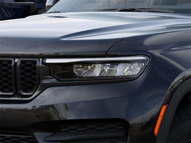 new 2025 Jeep Grand Cherokee car, priced at $40,244