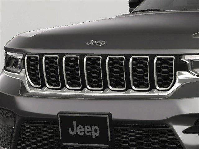 new 2025 Jeep Grand Cherokee car, priced at $33,692
