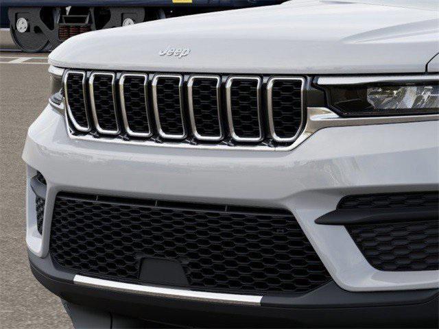 new 2025 Jeep Grand Cherokee car, priced at $37,906