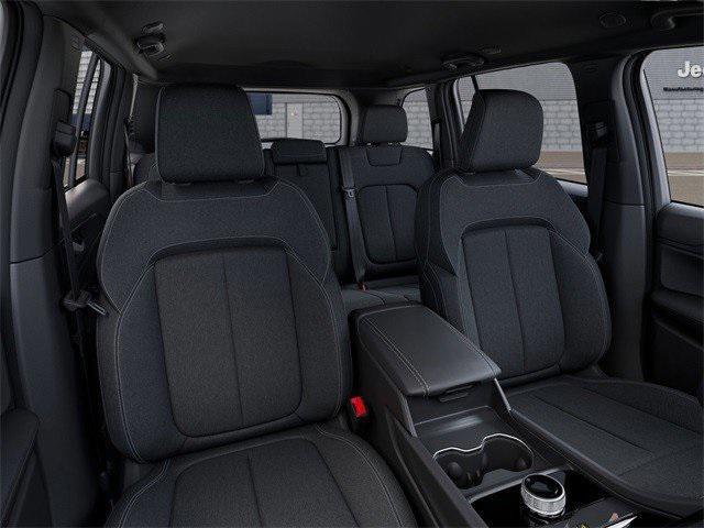 new 2025 Jeep Grand Cherokee car, priced at $37,266