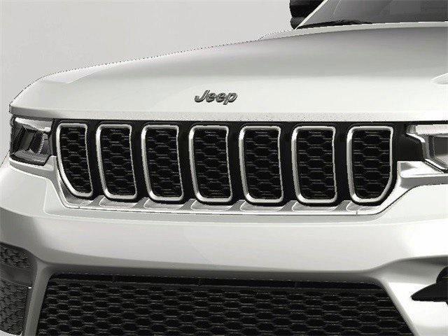 new 2025 Jeep Grand Cherokee car, priced at $36,730