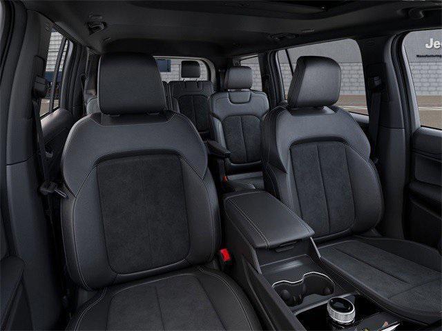 new 2025 Jeep Grand Cherokee L car, priced at $39,204