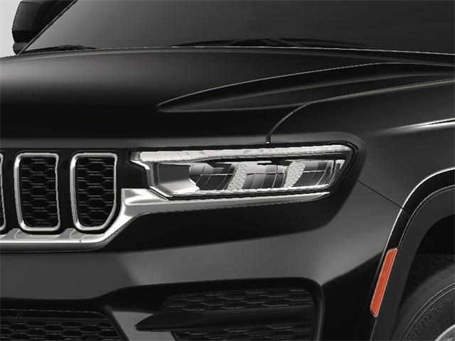 new 2025 Jeep Grand Cherokee car, priced at $37,250