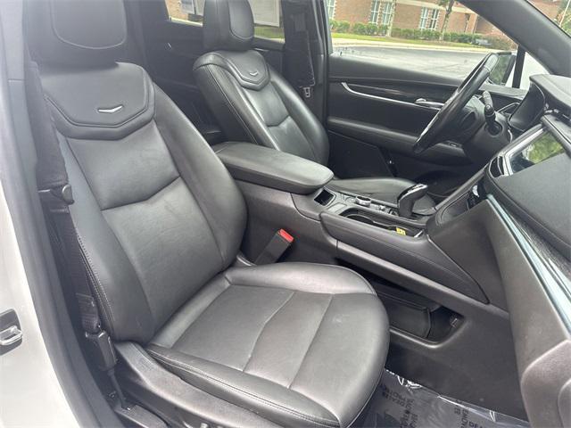 used 2022 Cadillac XT5 car, priced at $28,591