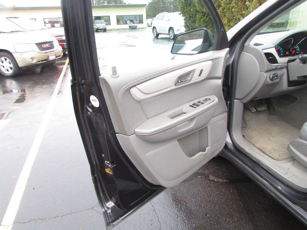 used 2015 Chevrolet Traverse car, priced at $7,499