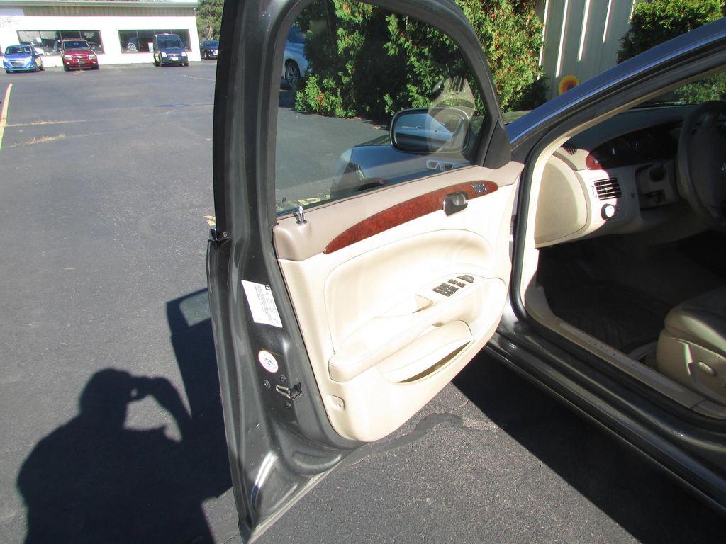 used 2006 Buick Lucerne car, priced at $9,995