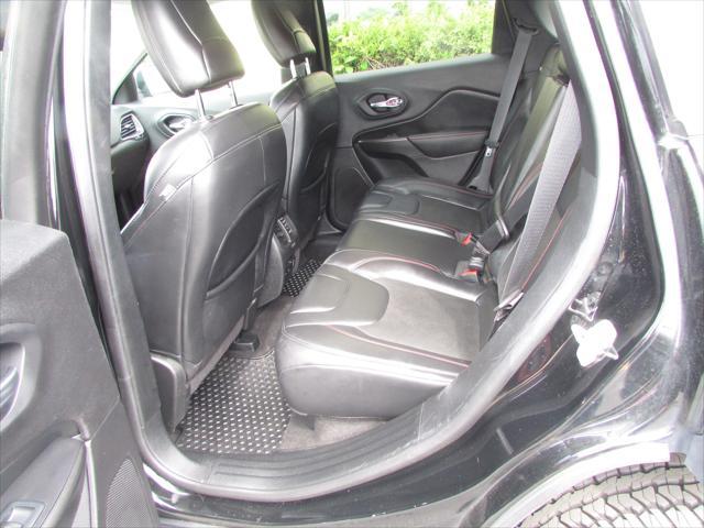 used 2020 Jeep Cherokee car, priced at $18,999