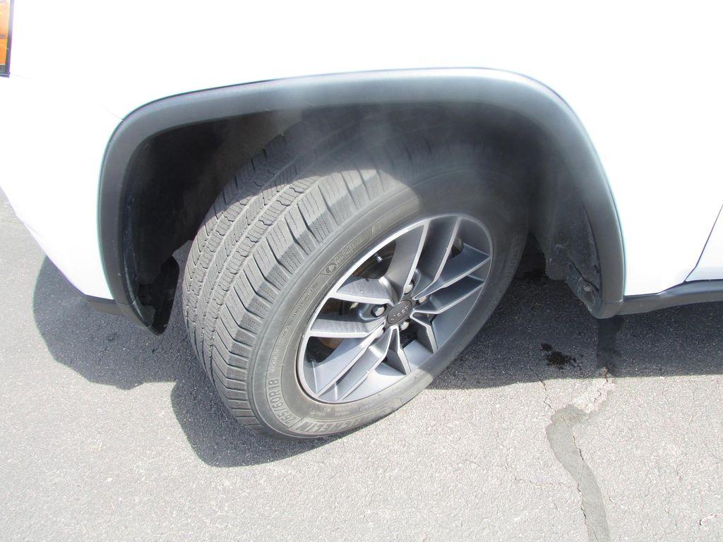 used 2020 Jeep Grand Cherokee car, priced at $21,999