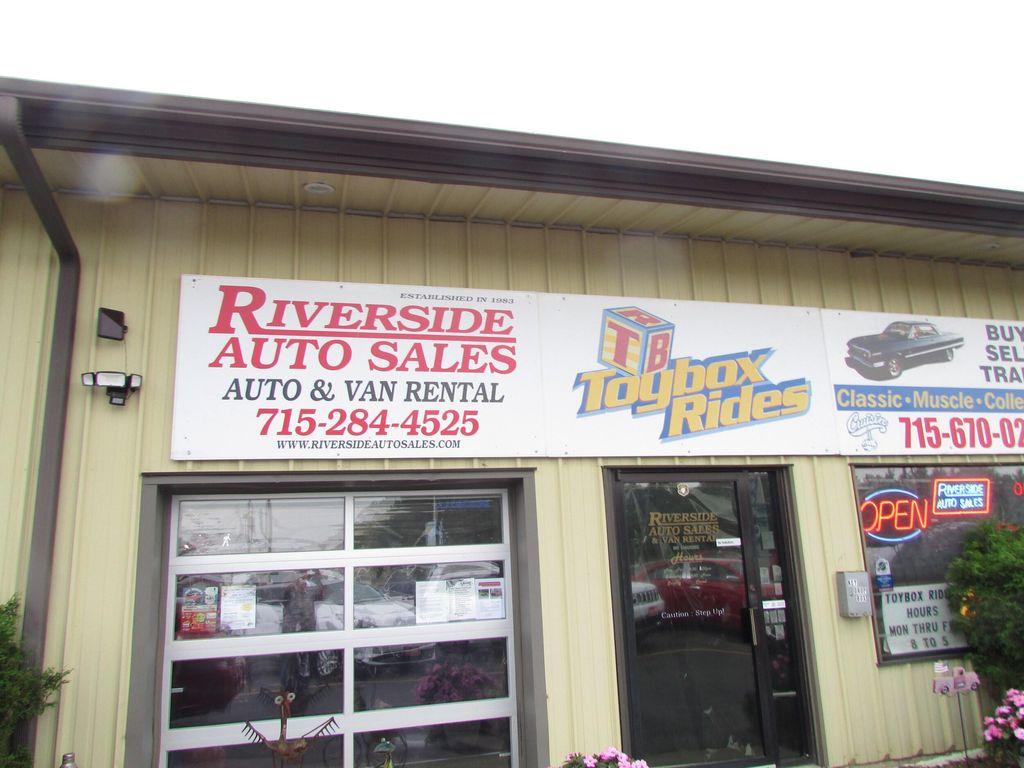 used 2005 Dodge Magnum car, priced at $9,995