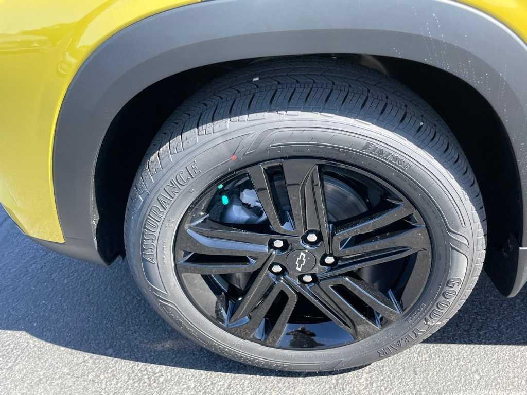 new 2025 Chevrolet Trax car, priced at $26,735