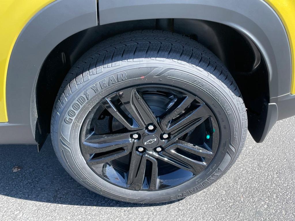 new 2025 Chevrolet Trax car, priced at $27,235