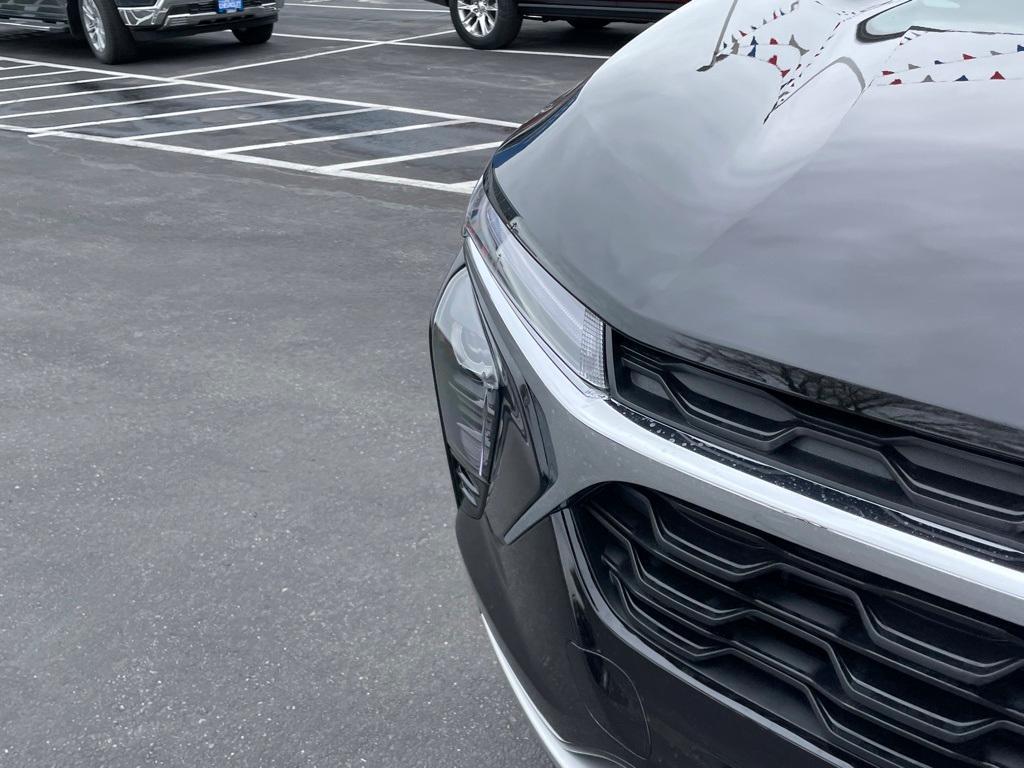 new 2025 Chevrolet Trax car, priced at $25,635