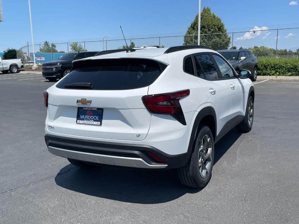 new 2025 Chevrolet Trax car