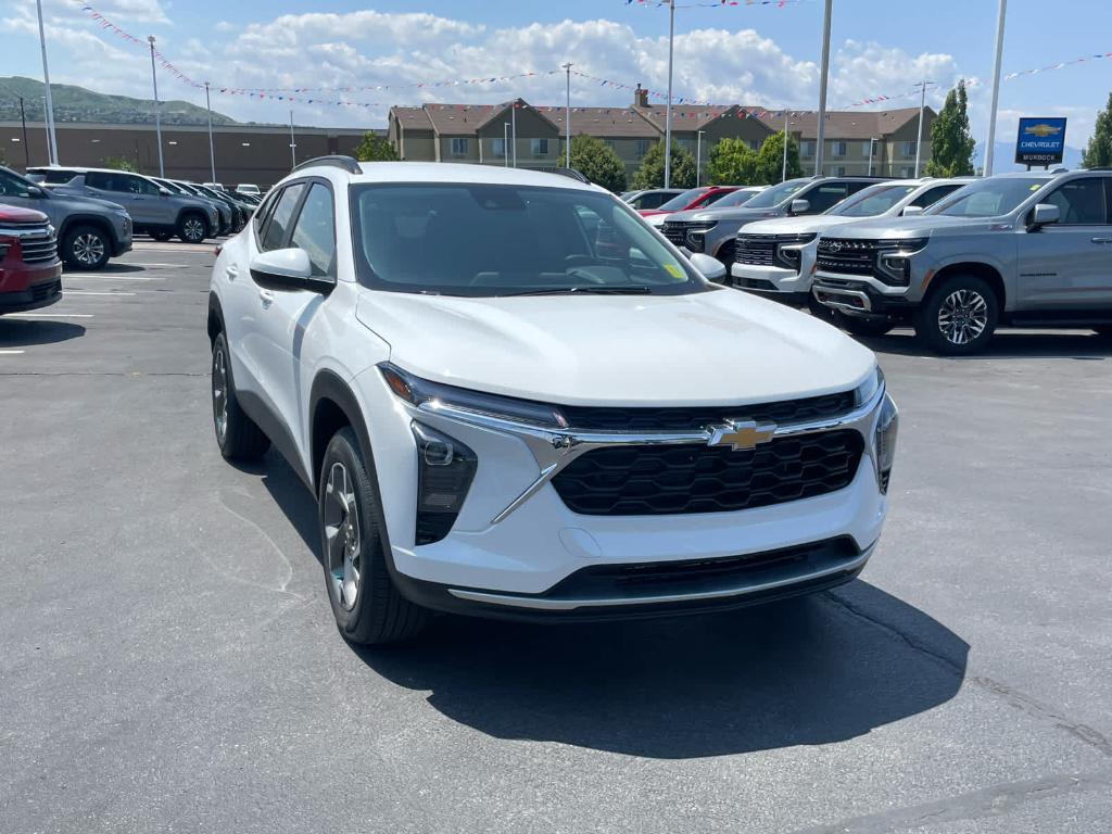 new 2025 Chevrolet Trax car