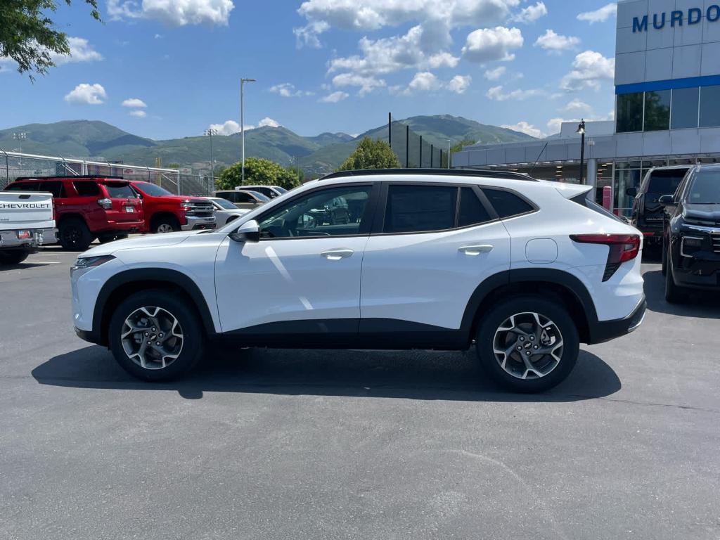 new 2025 Chevrolet Trax car