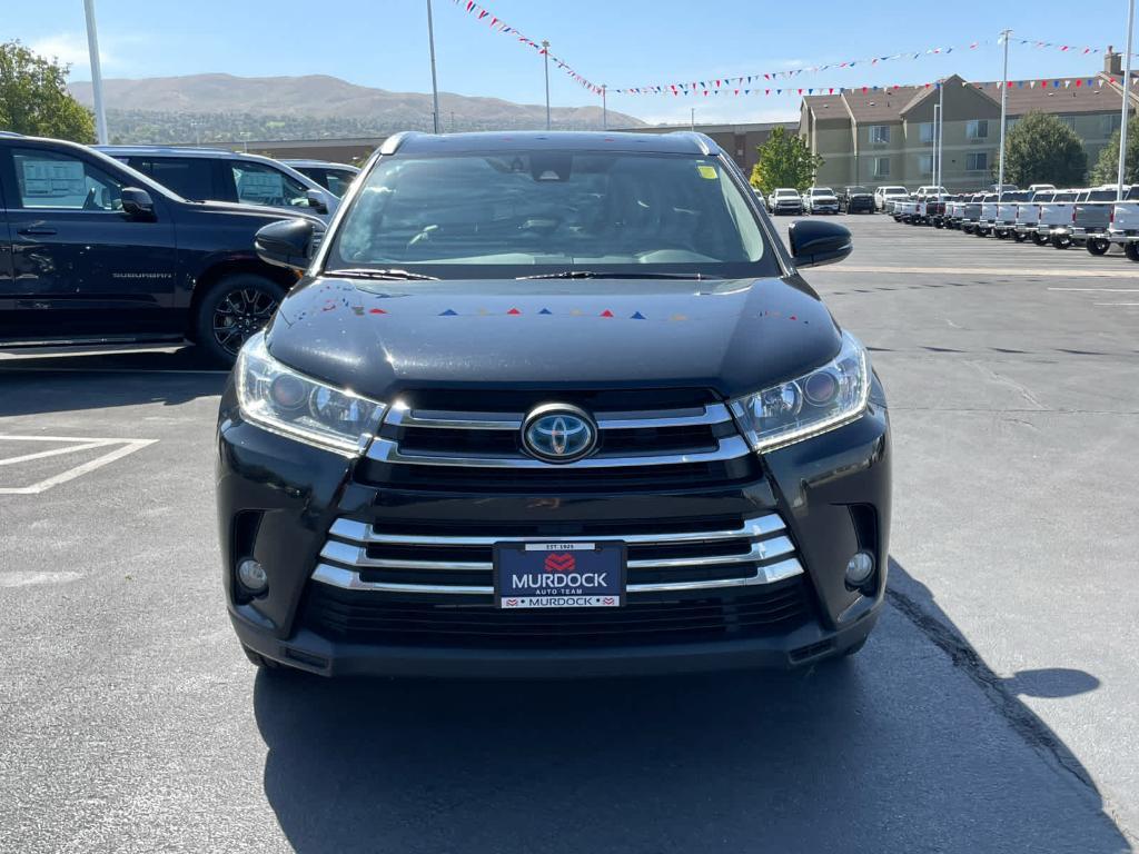 used 2017 Toyota Highlander Hybrid car, priced at $24,818