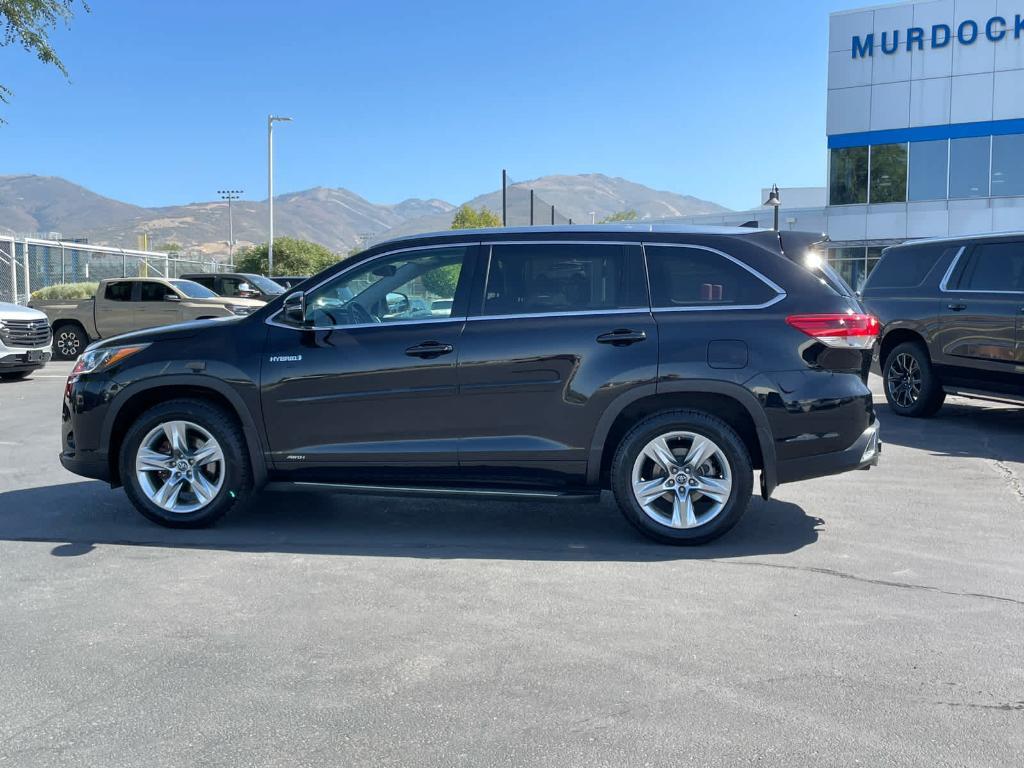 used 2017 Toyota Highlander Hybrid car, priced at $24,818