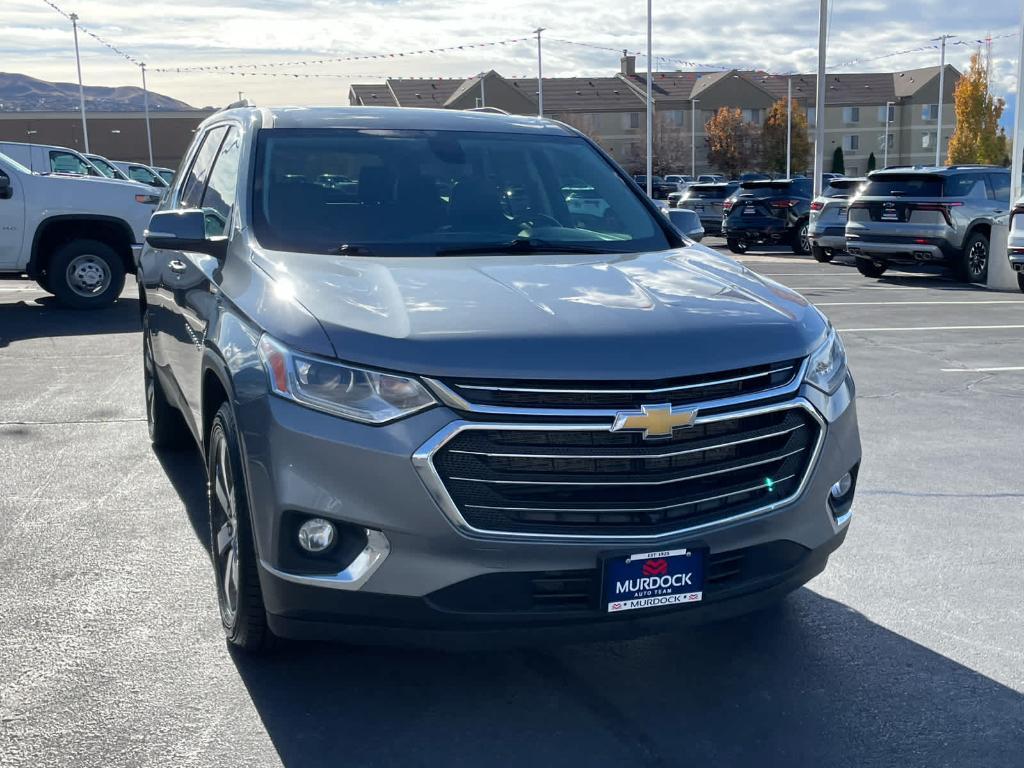 used 2021 Chevrolet Traverse car, priced at $23,900