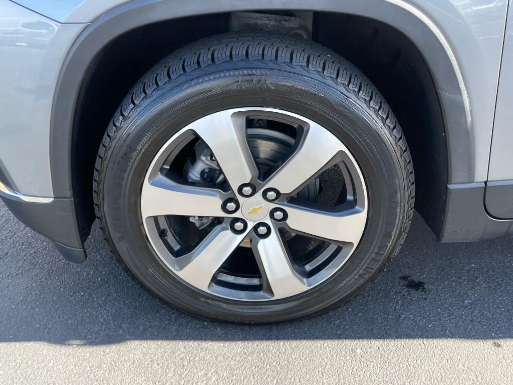 used 2021 Chevrolet Traverse car, priced at $23,900