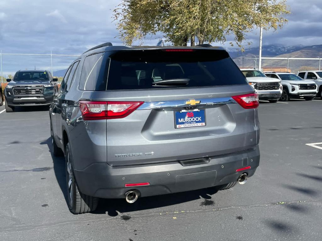 used 2021 Chevrolet Traverse car, priced at $23,900