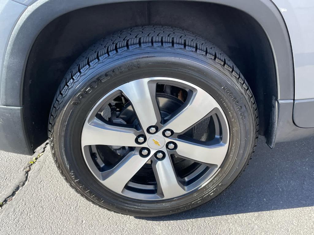 used 2021 Chevrolet Traverse car, priced at $23,900