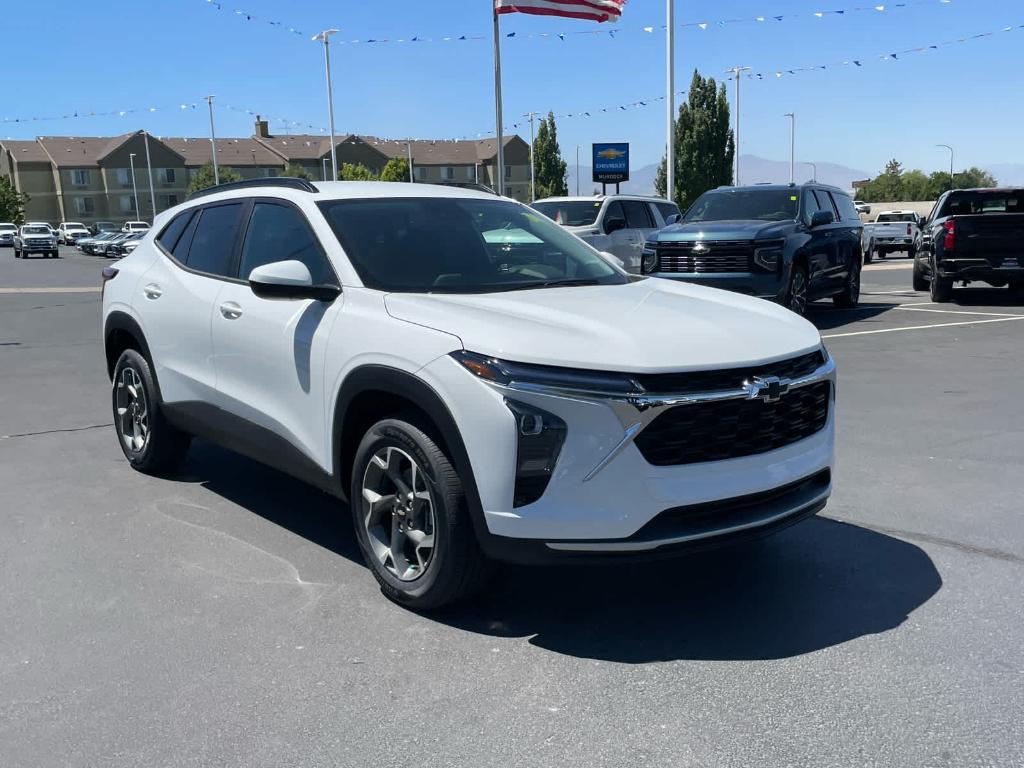 new 2025 Chevrolet Trax car, priced at $24,440