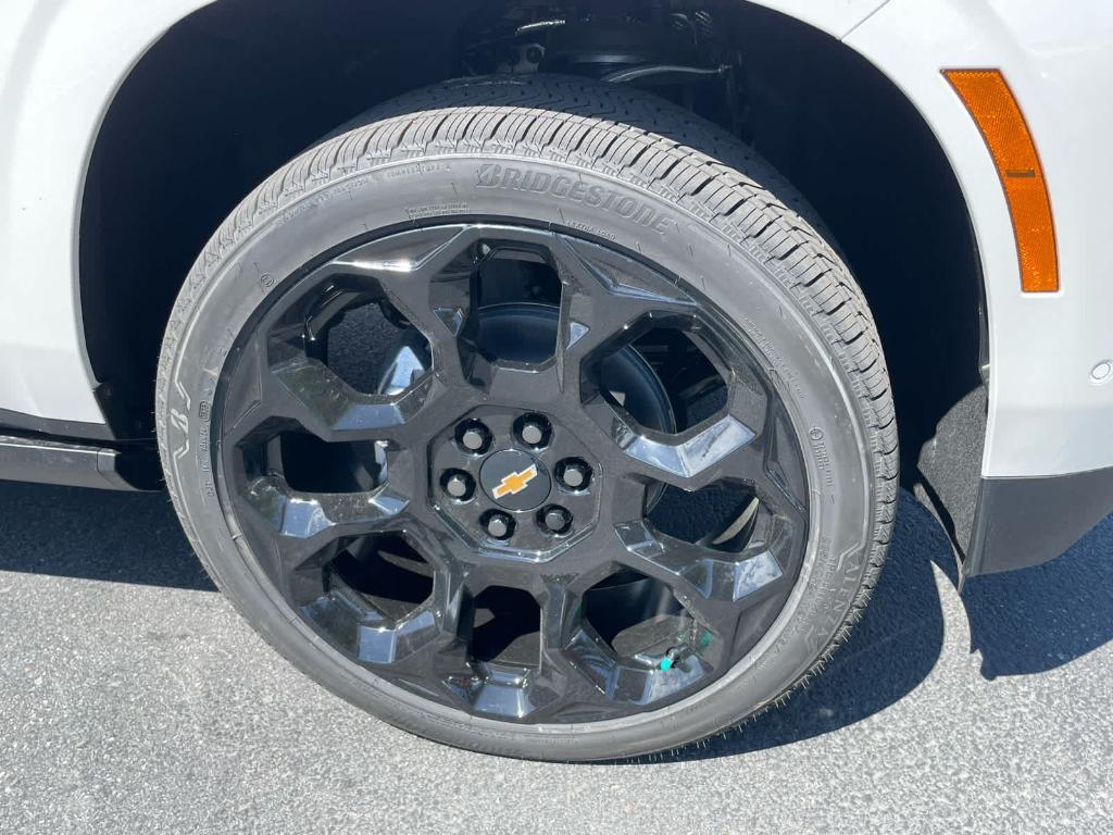 new 2025 Chevrolet Suburban car, priced at $93,925