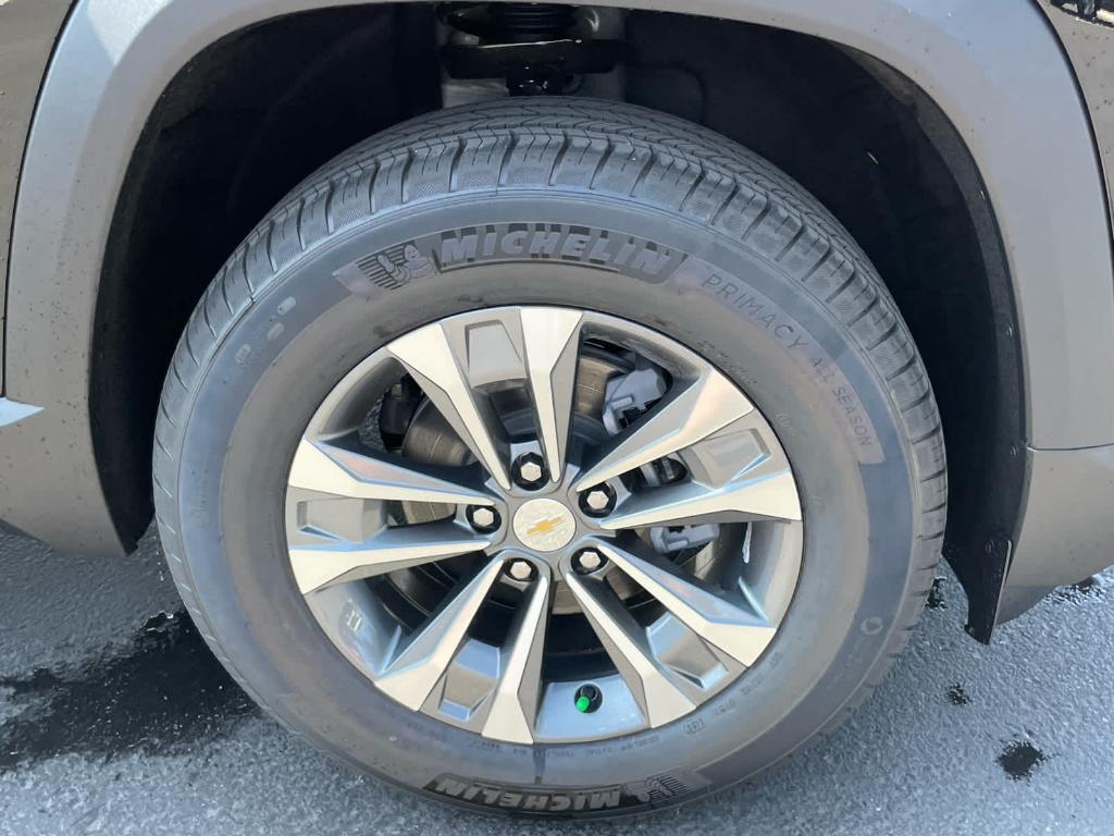 new 2026 Chevrolet Equinox car, priced at $31,570